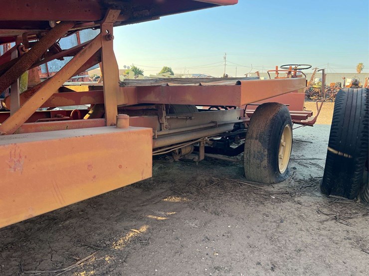 self-propelled-bale-accumulator-image-21