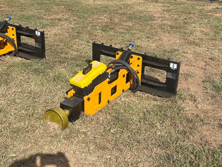 #450-•-quick-attach-post-driver-image-1