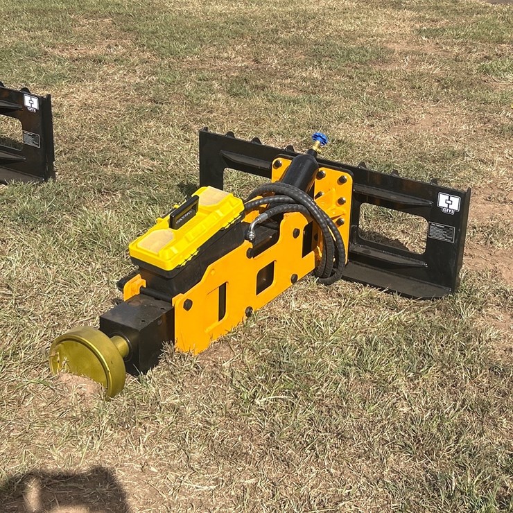 #450 • Quick Attach Post Driver