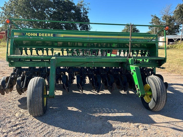 john-deere-750-image-4