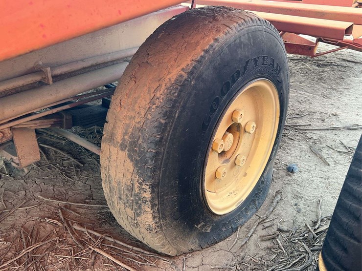 self-propelled-bale-accumulator-image-22