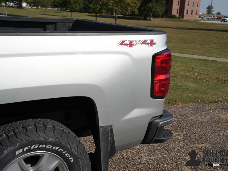 2017-chevrolet-silverado-1500-image-18