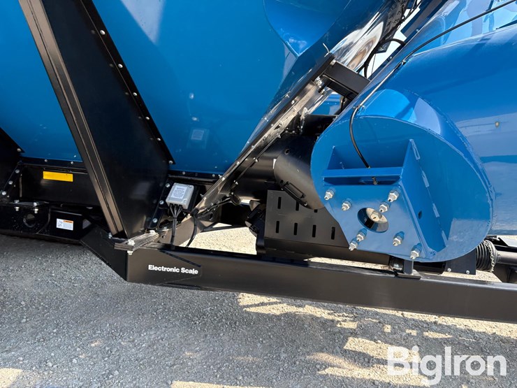 2024-kinze-1421-grain-cart-image-17