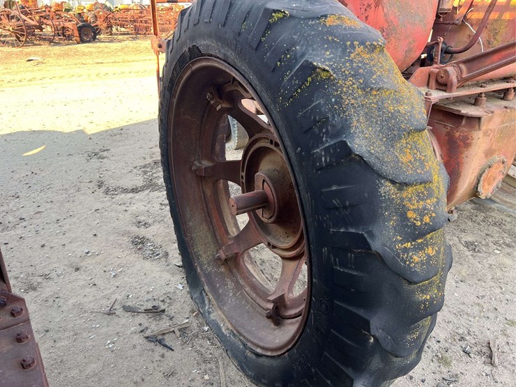 farmall-m-cotton-picker-image-13