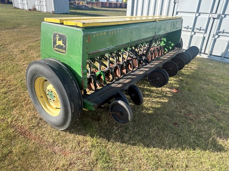 john-deere-8300-image-8