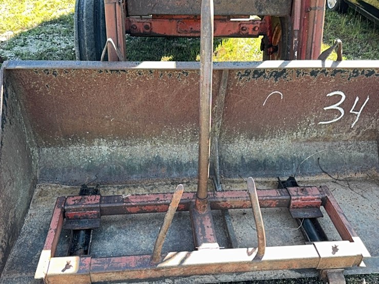 case-970-front-end-loader-&-8-foot-heavy-duty-box-blade-&-hay-spear-image-21