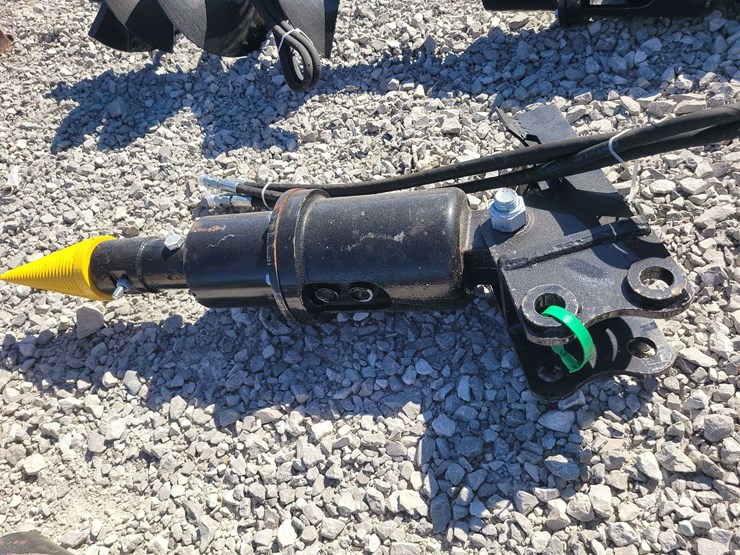 mini-excavator-hydraulic-wood-drill.-image-3