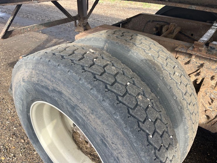 1998-volvo-semi-image-8