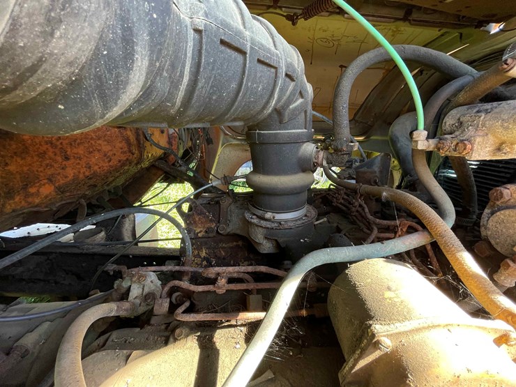 1984-ford-8000-image-73