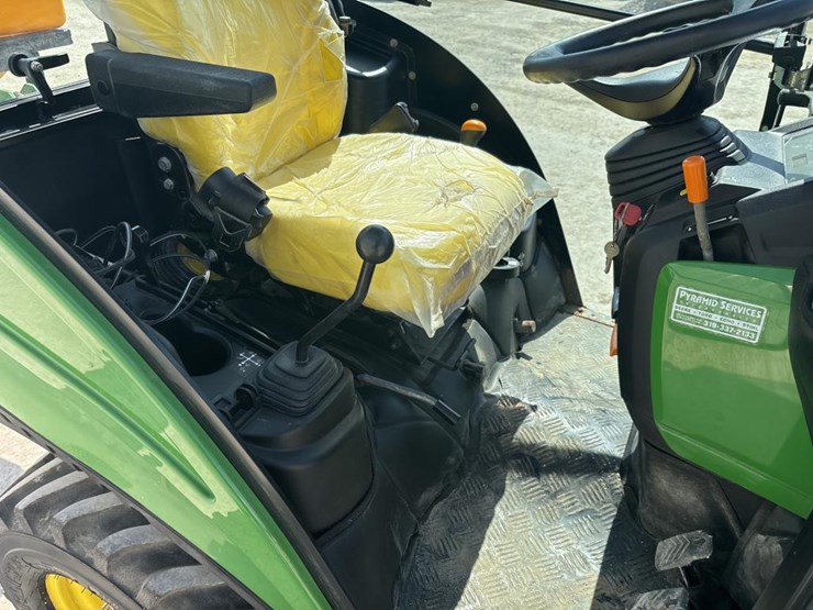 john-deere-1025-image-45