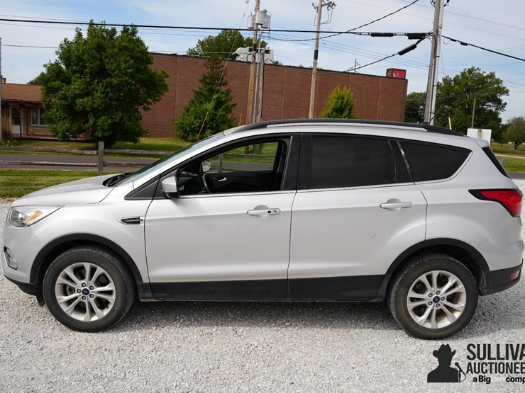 2019-ford-escape-image-8