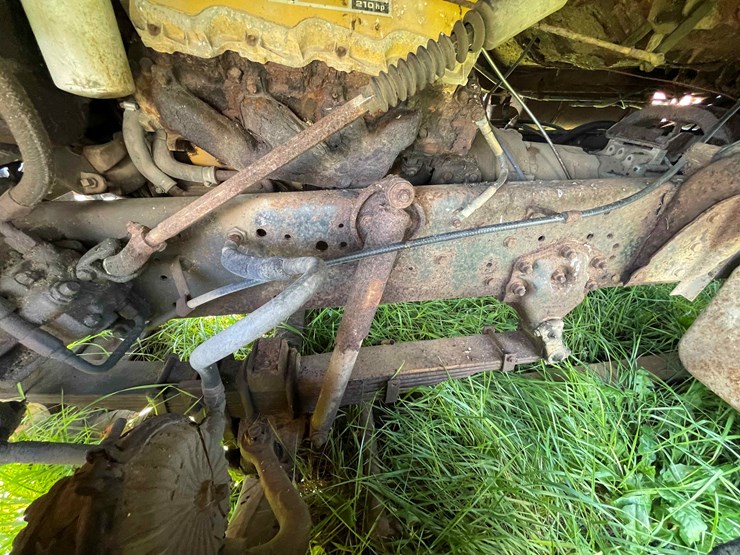 1984-ford-8000-image-14