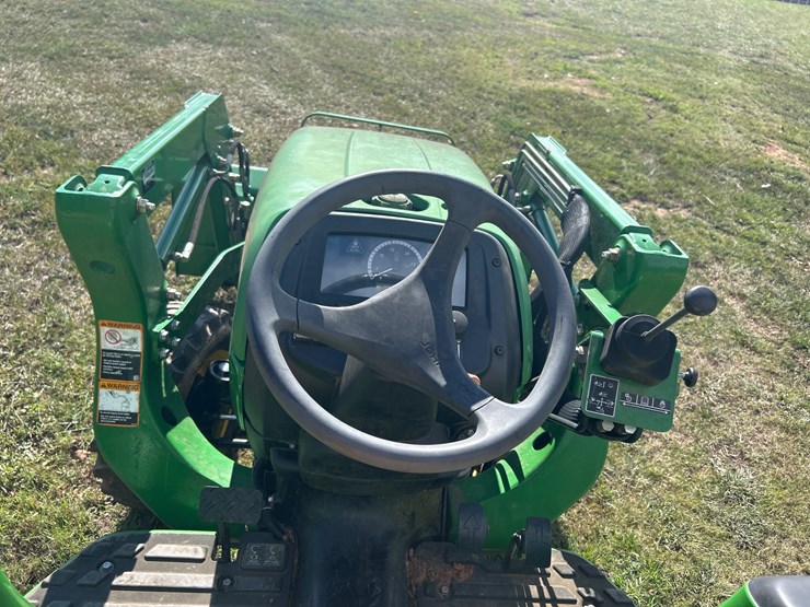 john-deere-3032e-image-9