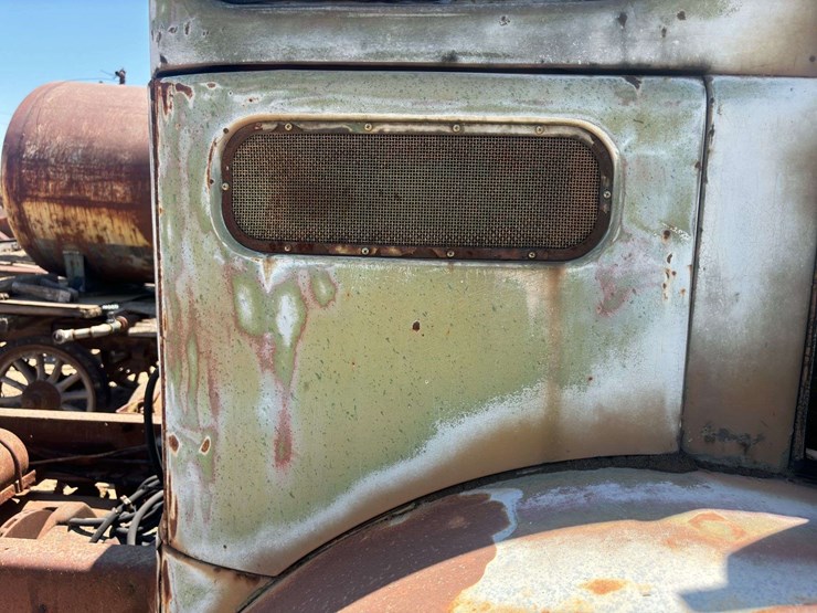 white-3000-truck-image-50