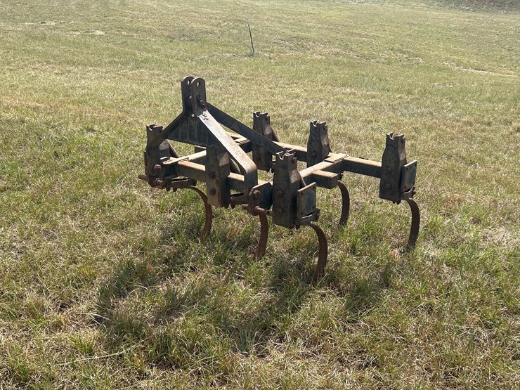 #412-•-4ft-chisel-plow-image-1