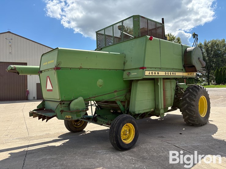 1976-john-deere-4400-image-5