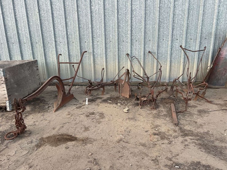 (5)-horse-drawn-implements-image-1