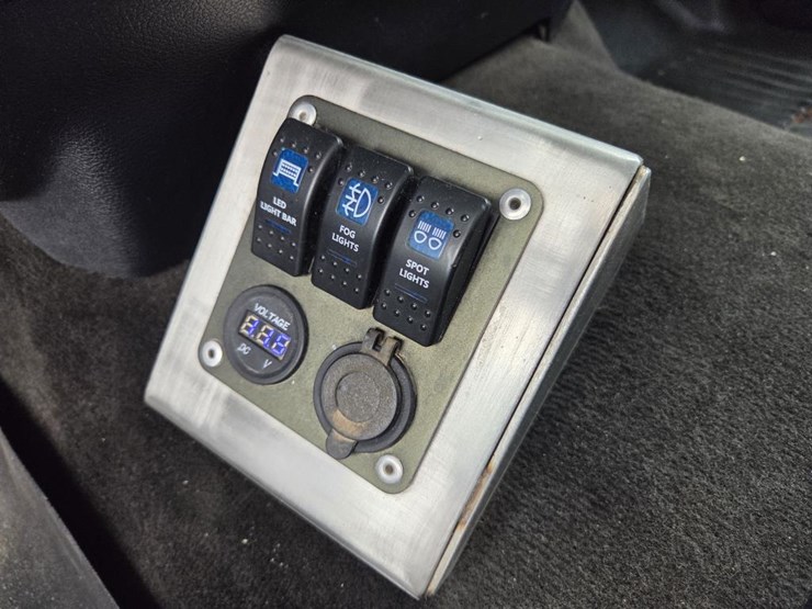 2017-dodge-ram-3500-image-54