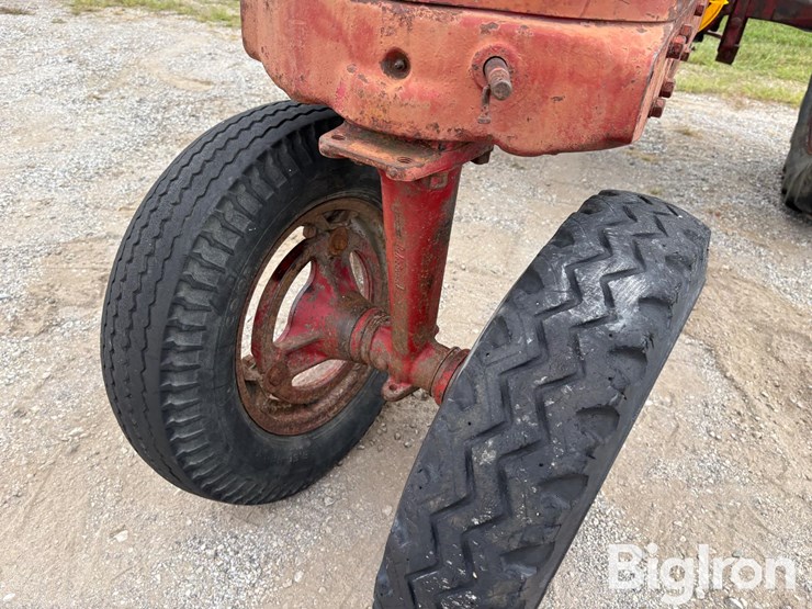 1945-ih-farmall-m-2wd-tractor-image-17