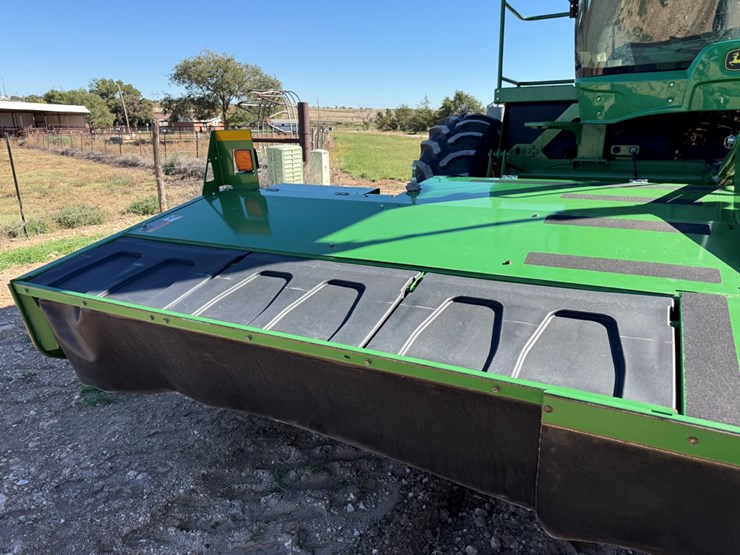 2019-john-deere-w235-image-28