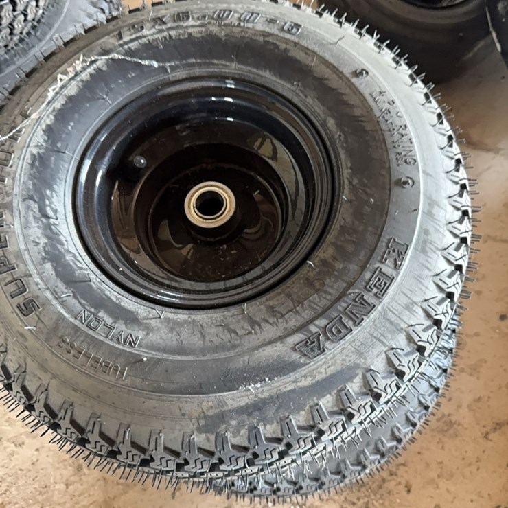 new Pair of 15x6.50-6 Tires With Wheel