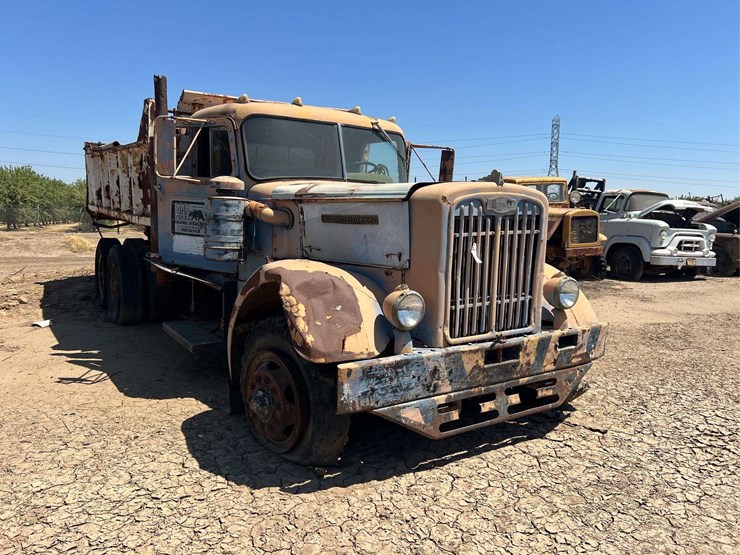 autocar-diesel-dump-truck-image-5