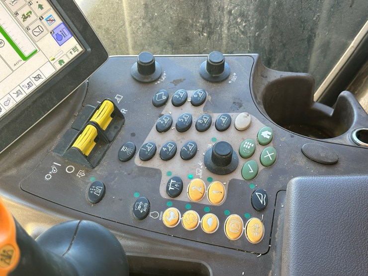 2017-john-deere-cs690-image-33