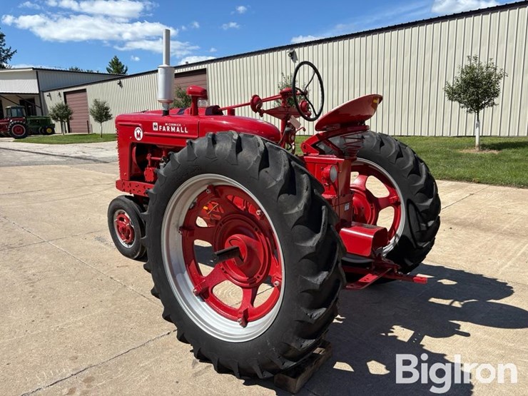 1953-ih-farmall-super-m-2wd-tractor-image-7
