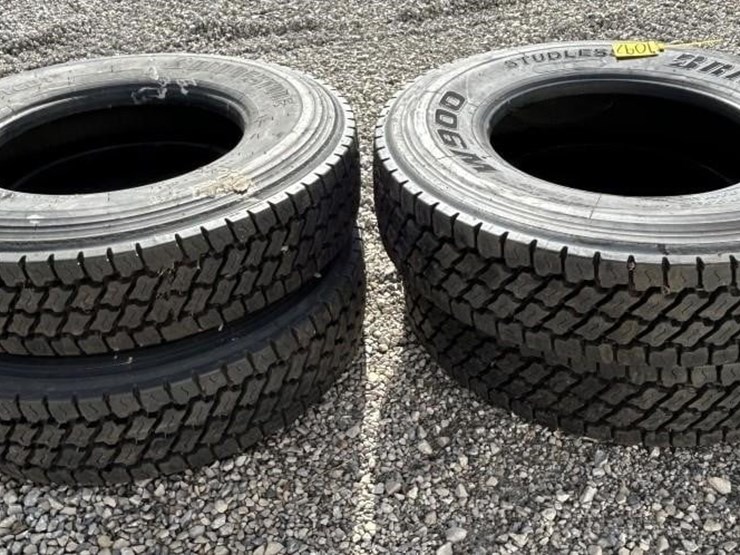 bridgestone-11r22.5-image-1