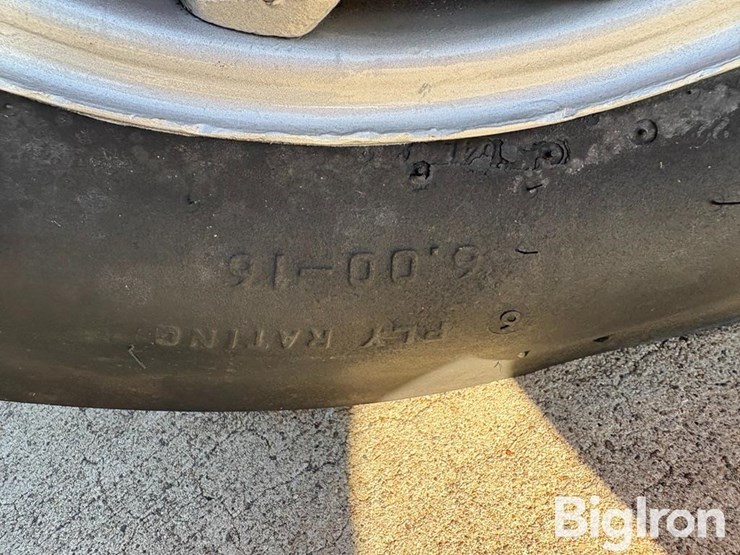 1953-ih-farmall-super-md-2wd-tractor-image-16