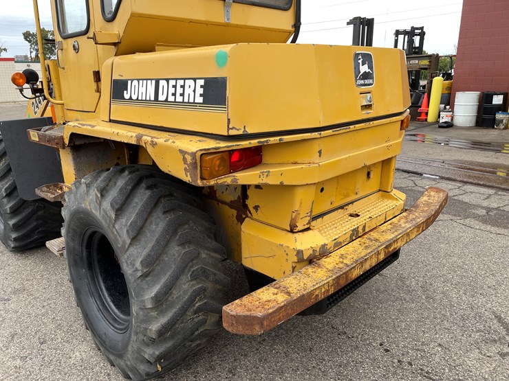 deere-244e-image-29