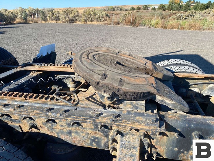 2013-peterbilt-367-image-23