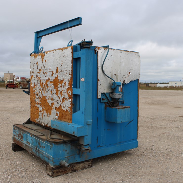 #4090 • #4090- Mart Tornadoe, Spray Cabinet