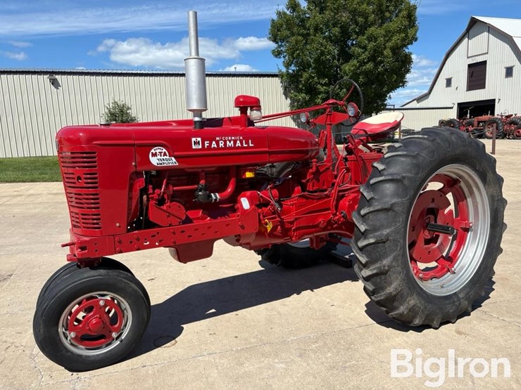 1954-ih-farmall-super-m-ta-2wd-tractor-image-1