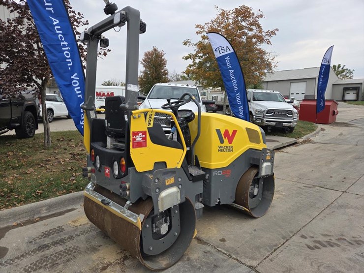 #5056-•-2019-wacker-neuson-rd28-smooth-drum-roller-image-5