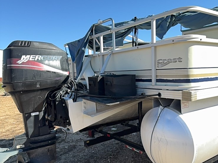 2001-22-foot-crest-pontoon-boat-with-90-horse-mercury-image-5