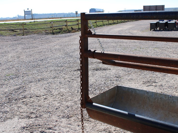 #4096-•-#4096-adjustable-fence-line-bunks-image-4