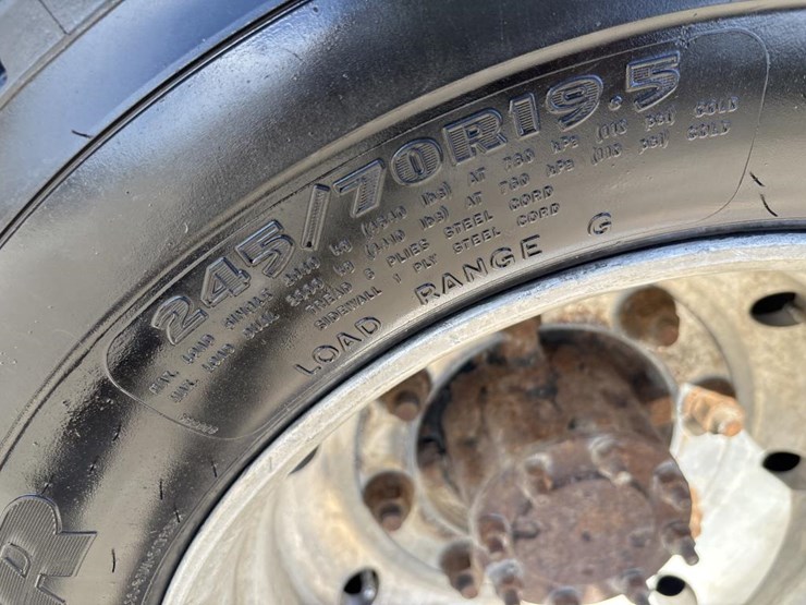 #5081-•-2005-gmc-c4500-4x4-single-axle-dump-truck-image-59