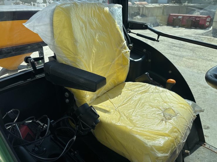 john-deere-1025-image-46