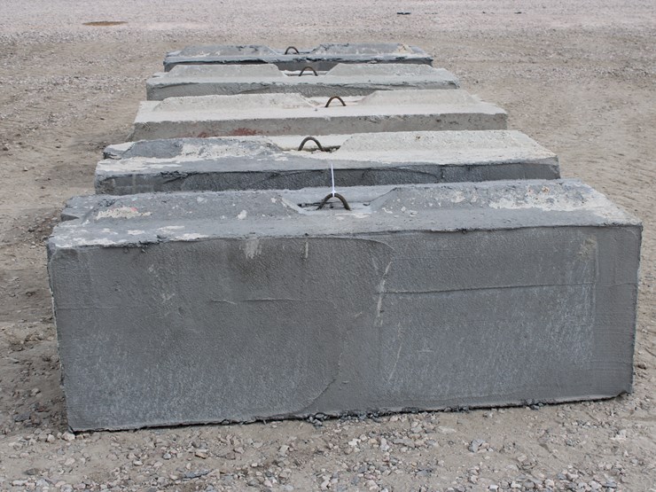 #4000-•-#4000-concrete-blocks-2ft-x-2ft-x-6ft-image-1