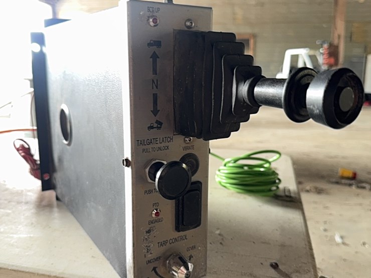 dump-truck-bed-controls-image-1