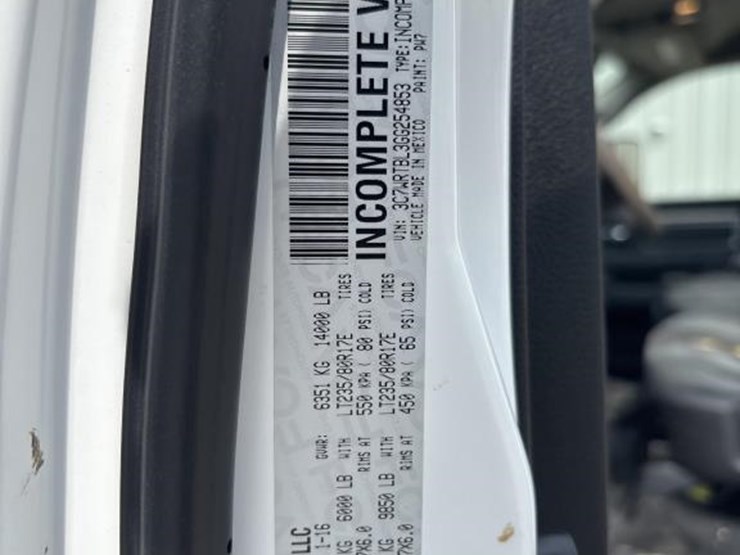 2016-dodge-ram-3500-image-52