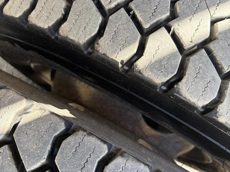 #5081-•-2005-gmc-c4500-4x4-single-axle-dump-truck-image-62