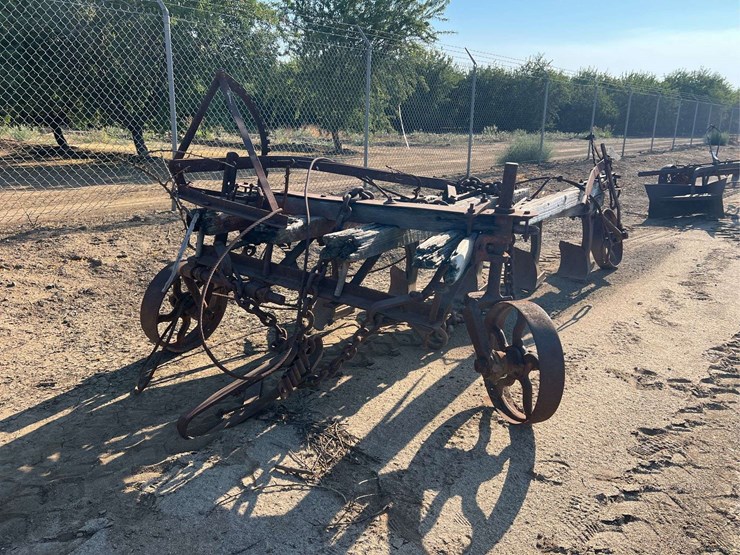 stockton-5-bottom-wood-beam-plow-image-3