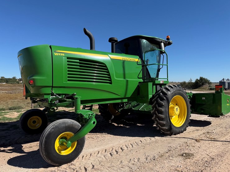 2019-john-deere-w235-image-48