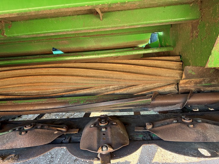 2019-john-deere-w235-image-23