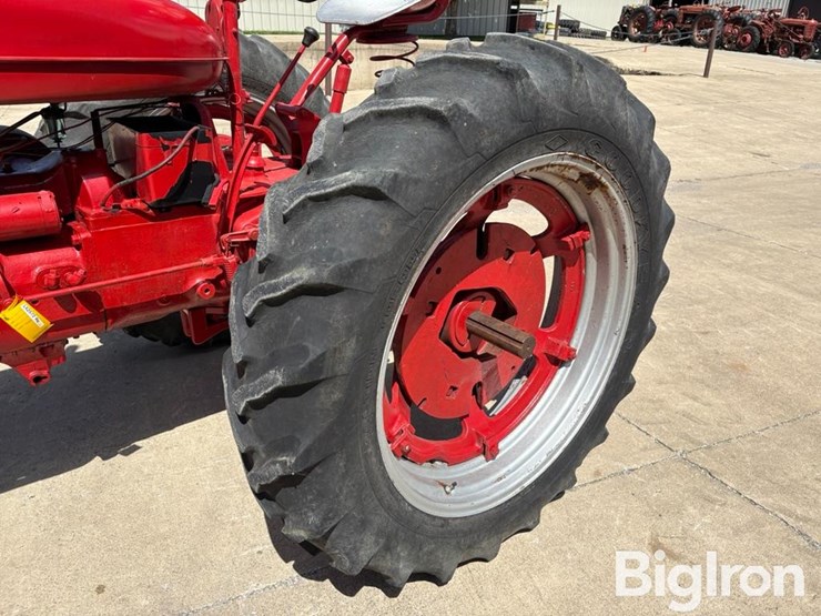 1946-ih-farmall-m-2wd-tractor-image-20