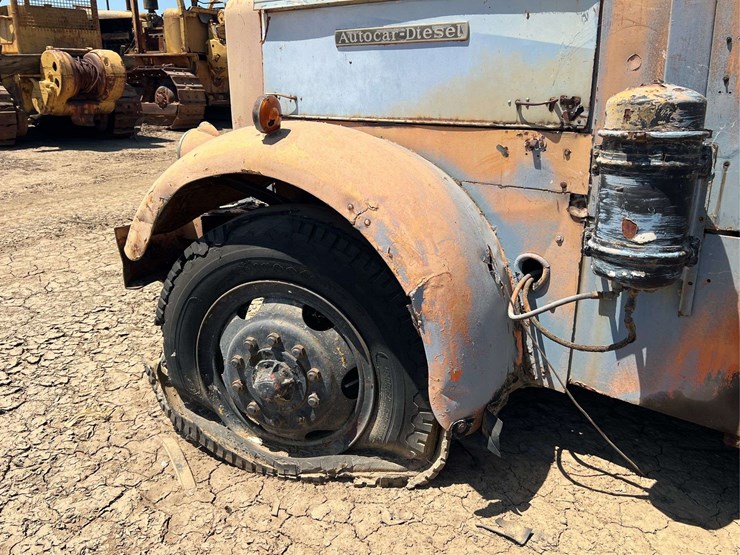 autocar-diesel-dump-truck-image-36