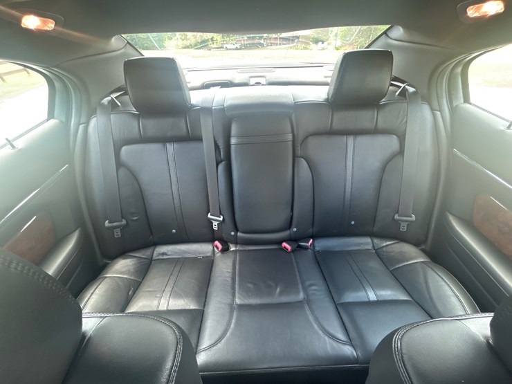 #400-•-2016-lincoln-mks-passenger-car-image-20