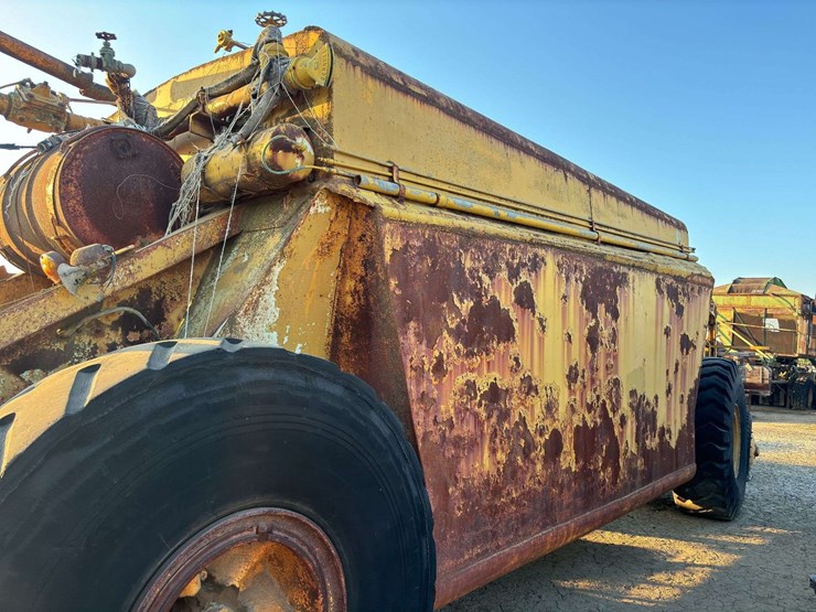 euclid-tractor-tanker-image-38